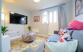 2 Bed Terraced Flat Piccadilly Line